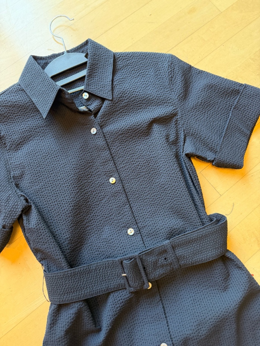 Like NEW THEORY black seersucker shirt dress, P, GD1263 - Picture 4 of 4